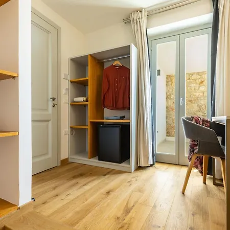 Monte Forru 홈스테이