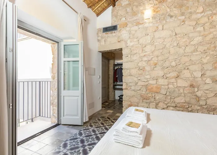 Monte Forru Homestay *